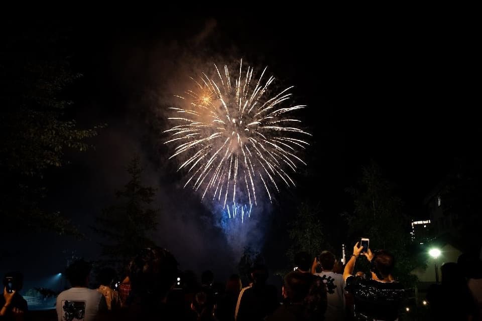 Daisetsuzan Sounkyo Onsen Gorge Fire Festival / Gorge Fire Festival Summer Fireworks