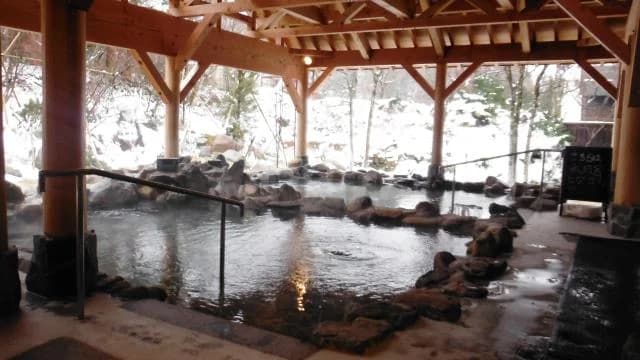 Open-air bath