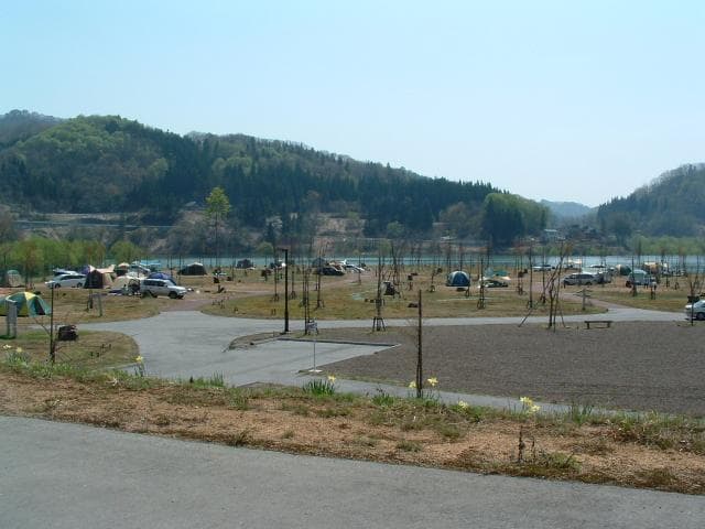 Shirakawa Dam Lakeside Auto Campsite