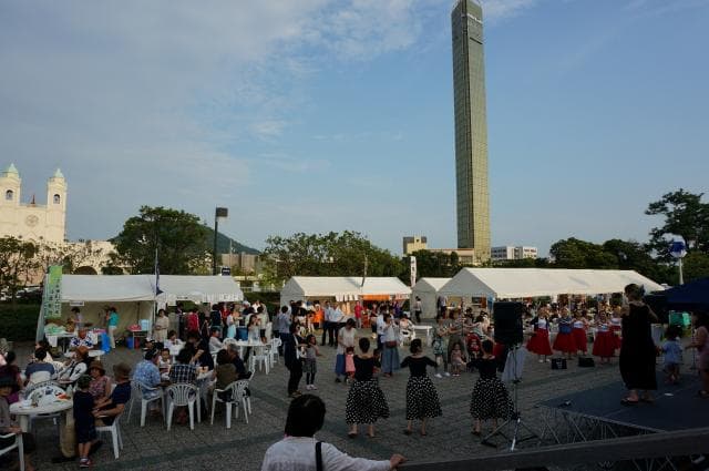 Central Plaza & Food Court