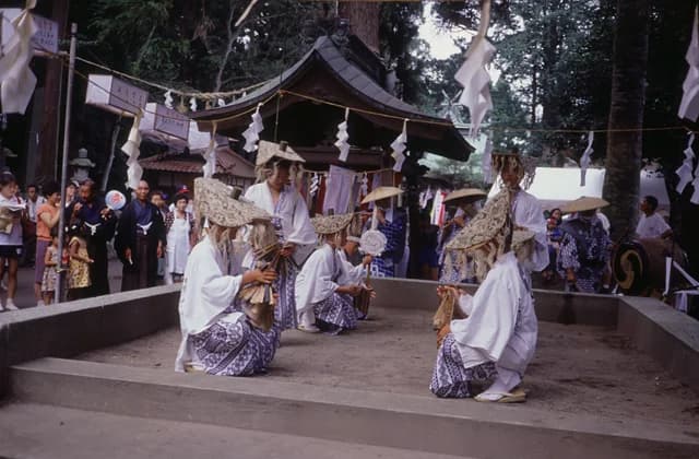 Gohoden Kumano-jinja Shrine Dengaku