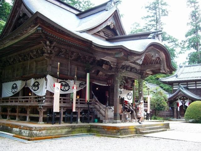 創建726年の青海神社