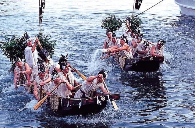 Morotefune Shinto ritual