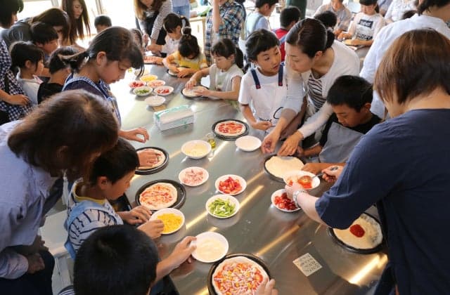 Pizza making experience