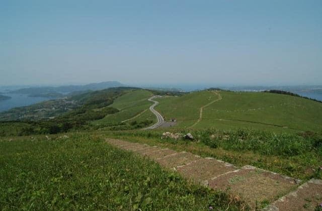 Kawachi-toge Grassland Hiking Course