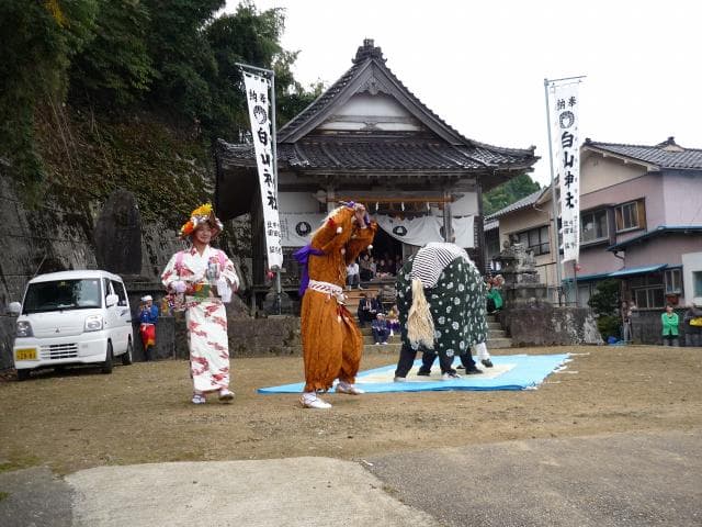 Nanami Lion Dance