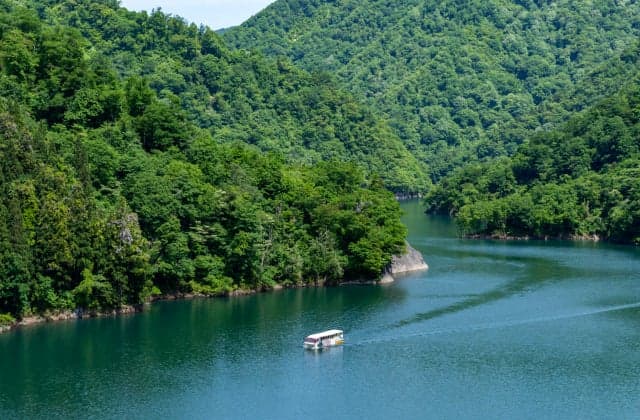 水陸両用バスin長井ダム百秋湖