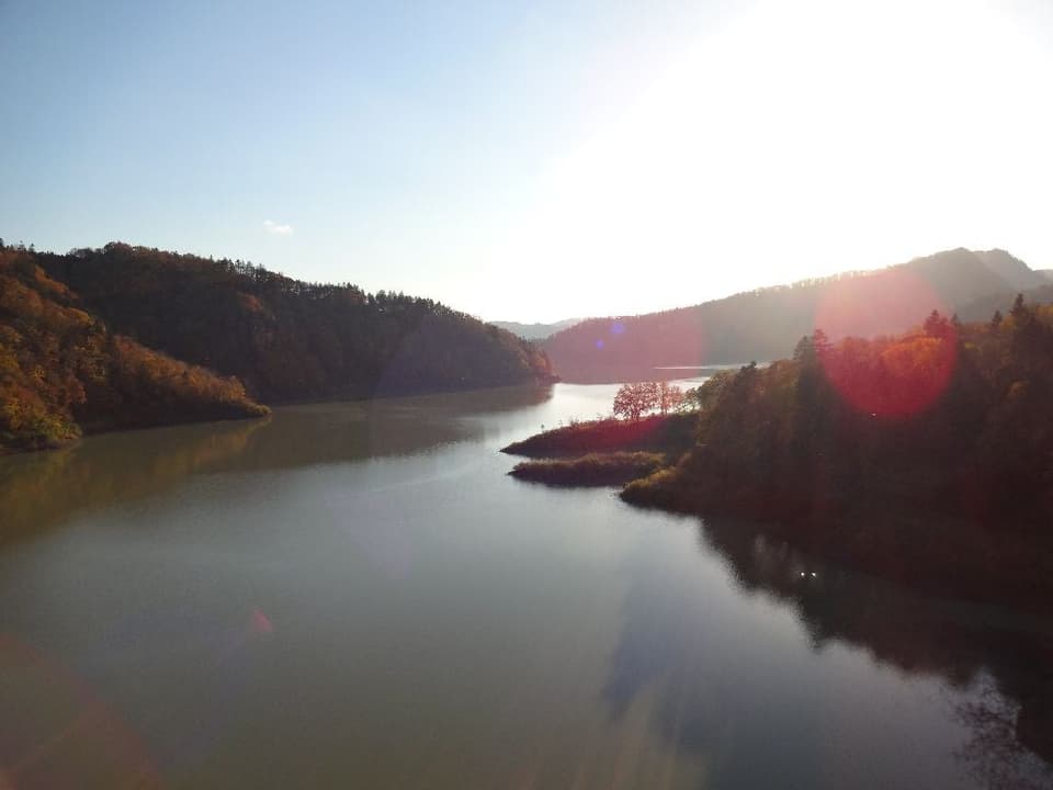 桂沢湖畔の紅葉