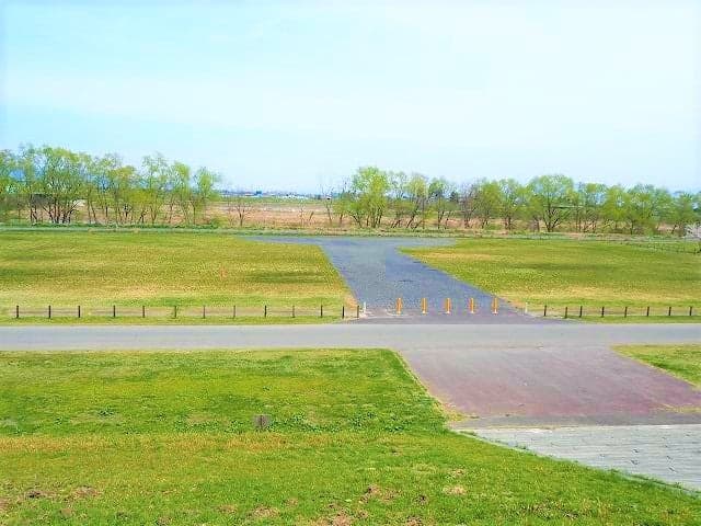 最上川中山緑地(運動広場など)