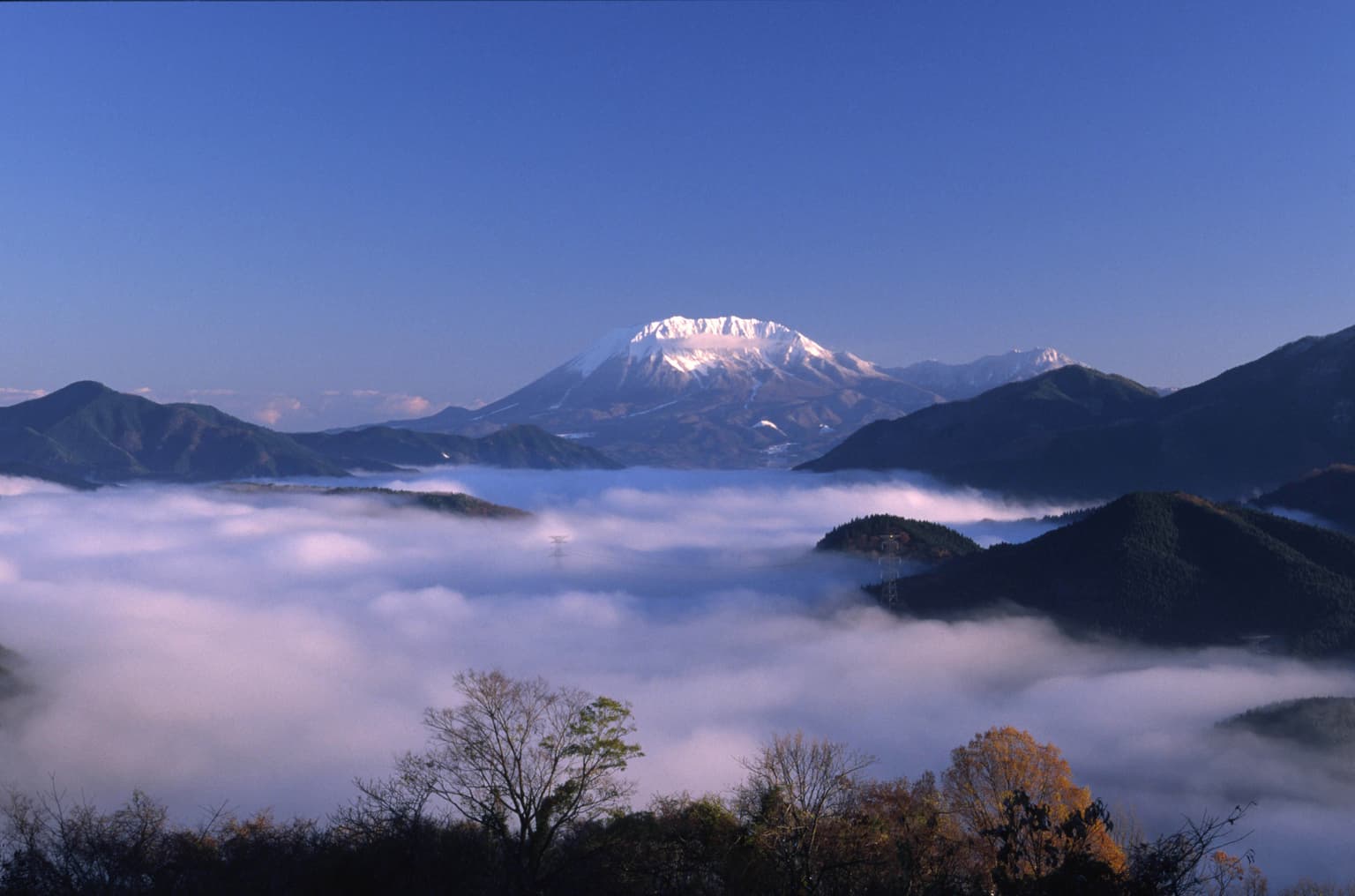 Sea of clouds at Meiji Pass