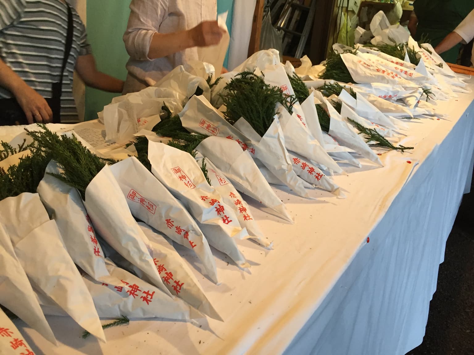 Sales of cedar leaves