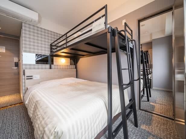 Super Hotel Connecting Room