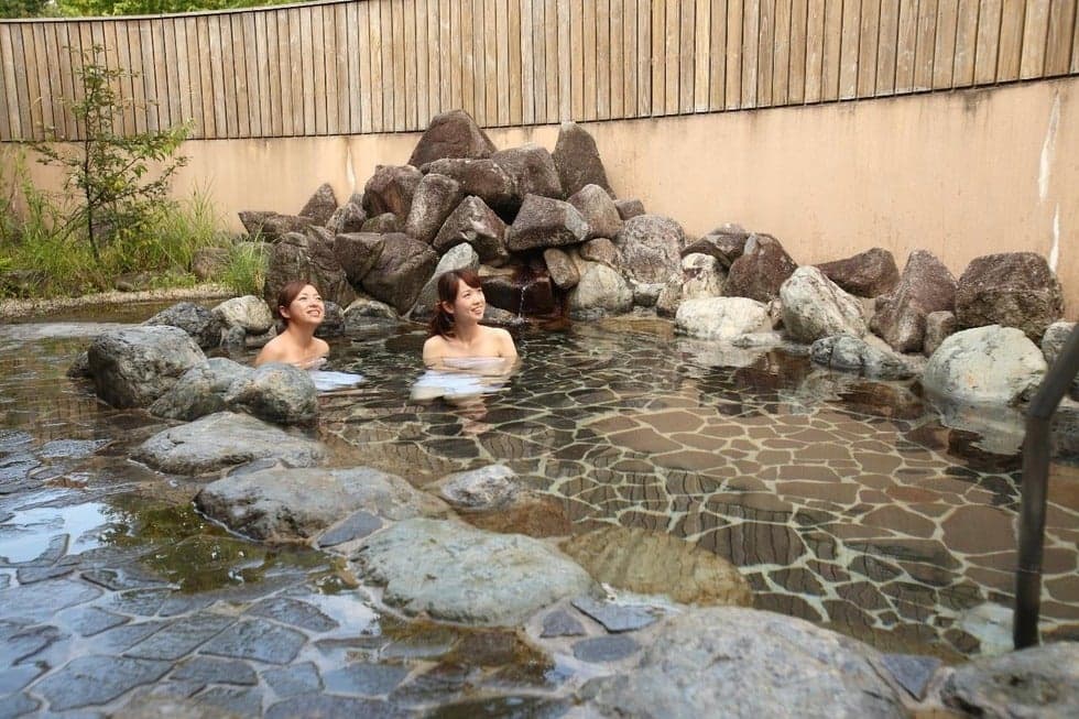 露天風呂~夏には満天の星、冬は雪見風呂も~