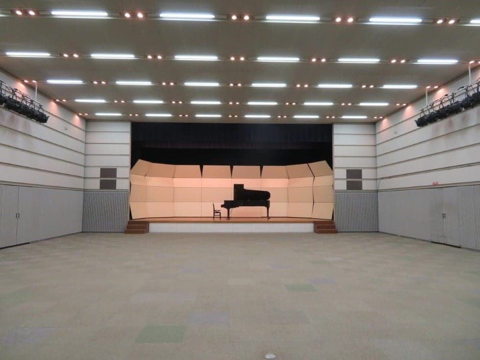 ルナホール(反響板)