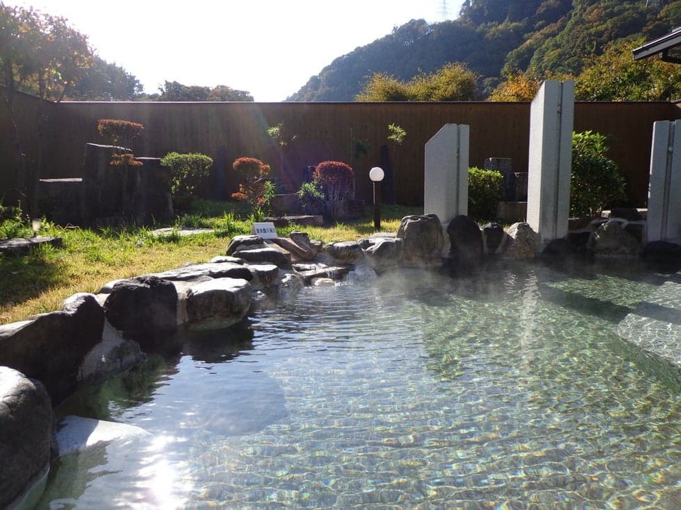 Relax at the natural hot spring Tsutanoyu