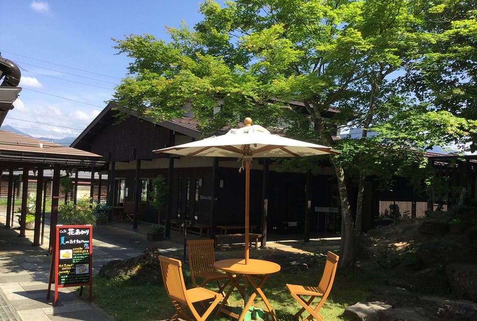 Located in a corner of Teramachi, which retains the old-fashioned nostalgic atmosphere.