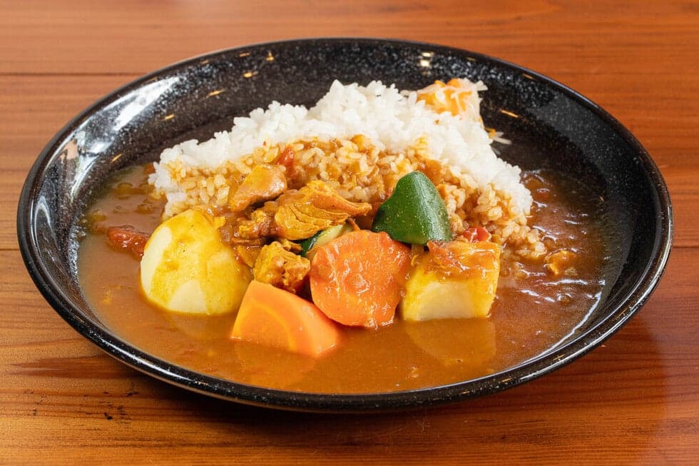 Caf?里わ人気メニュー「里わカレー」