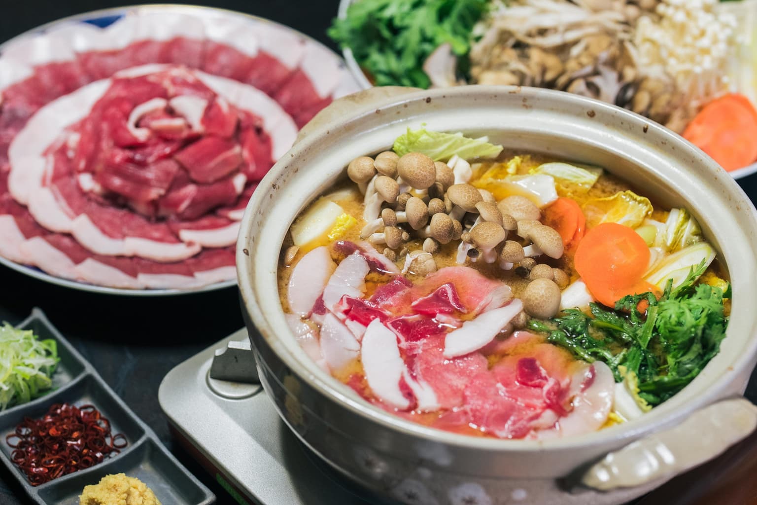 冠荘 夕食一例(しし鍋/冬限定)