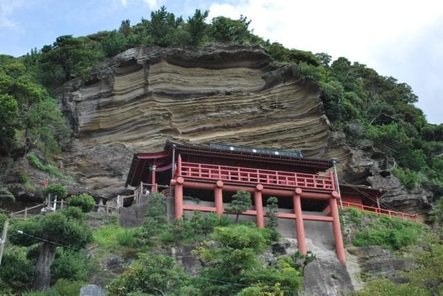 Daifukuji Temple (Cliff Kannon)