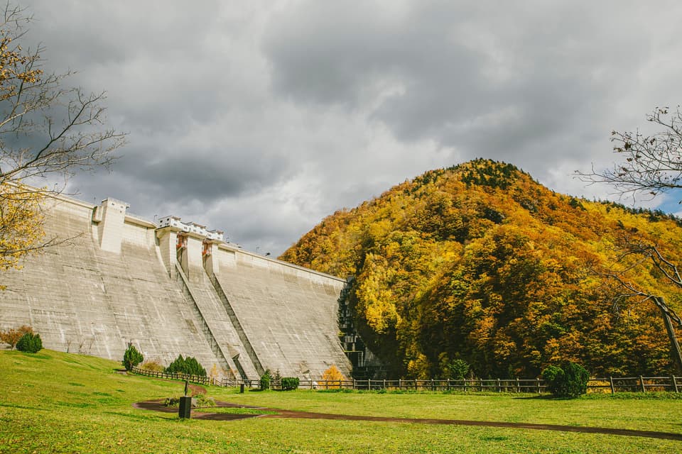 定山渓ダム下流園地の紅葉