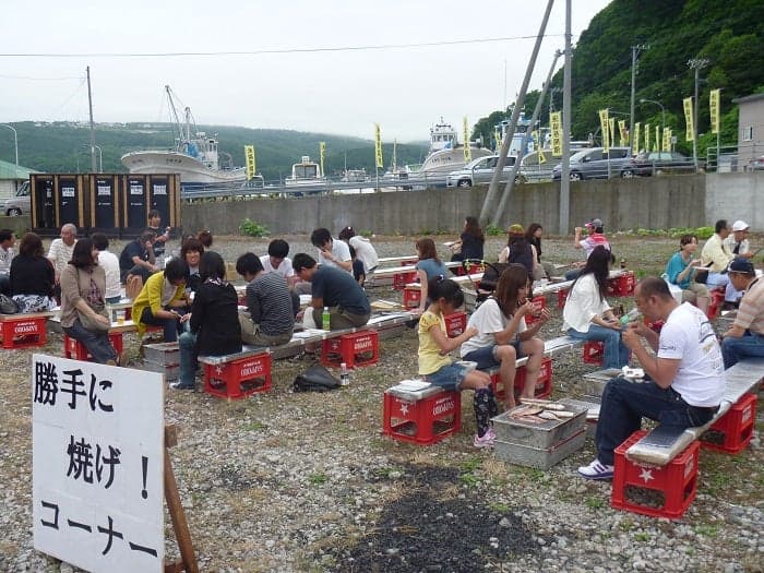 名物「勝手に焼げ!」コーナー その場で焼くのが一番うまい