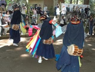 平岡鳥見神社獅子舞