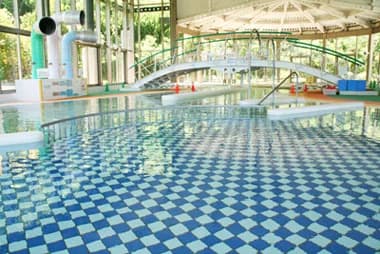 Heated pool