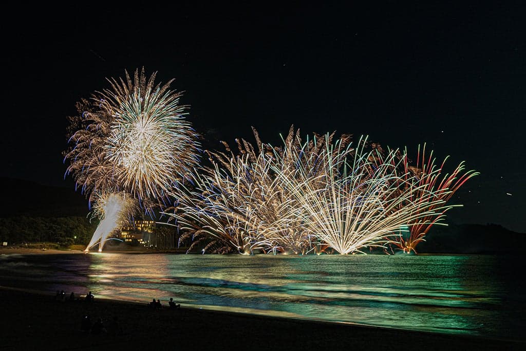 Yumigahama Fireworks Festival