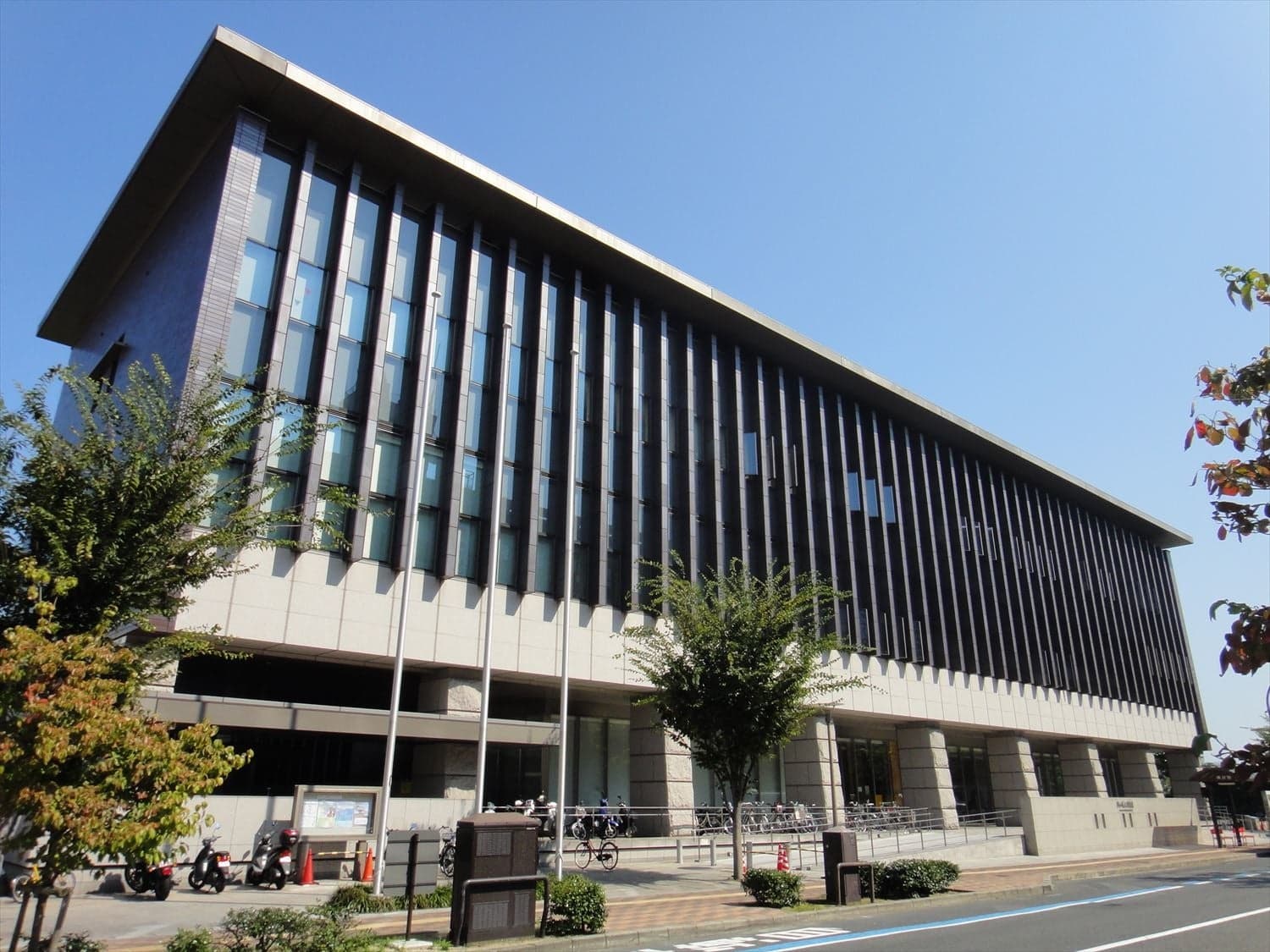 岡山県立図書館