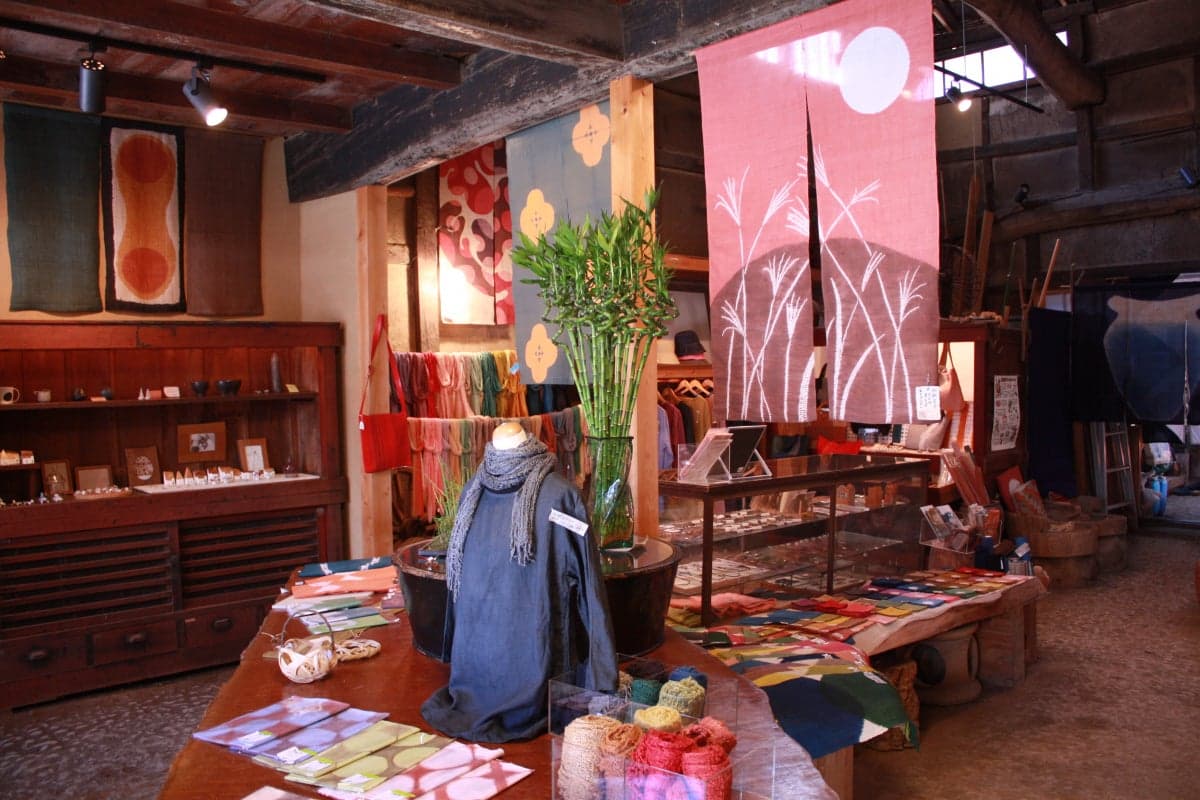 Hinoki Plant Dyeing Studio & Gallery