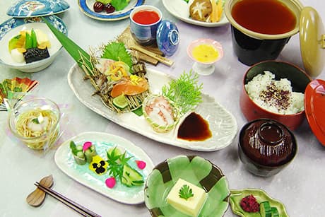 Four Season Yunogo