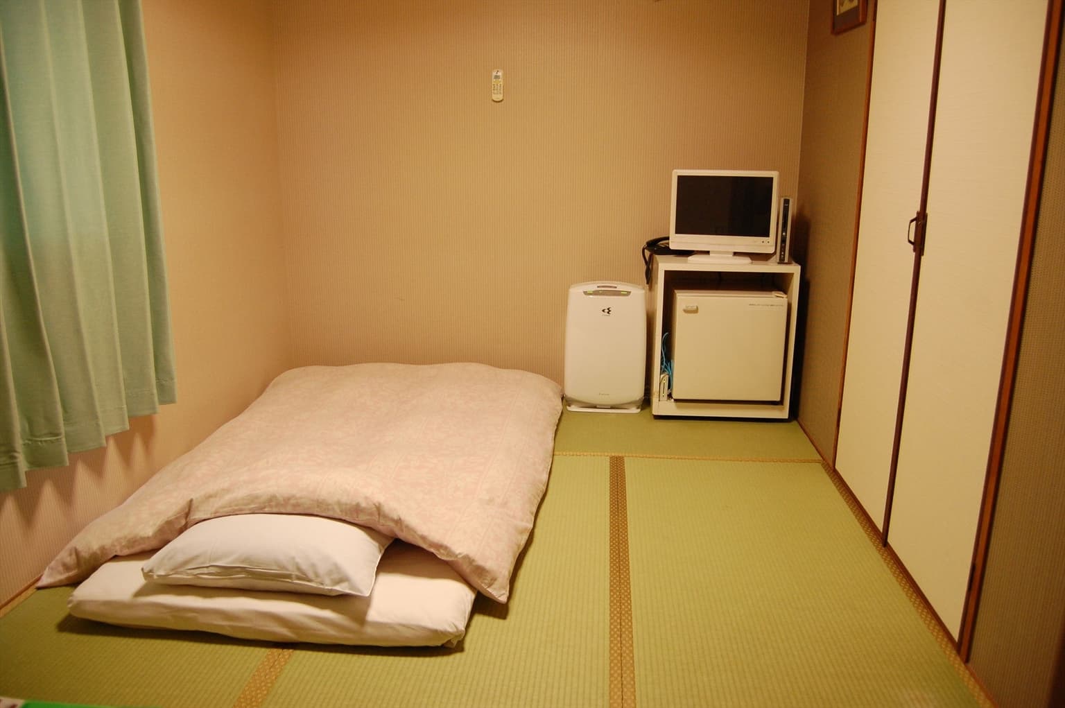 ビジネスホテル新子