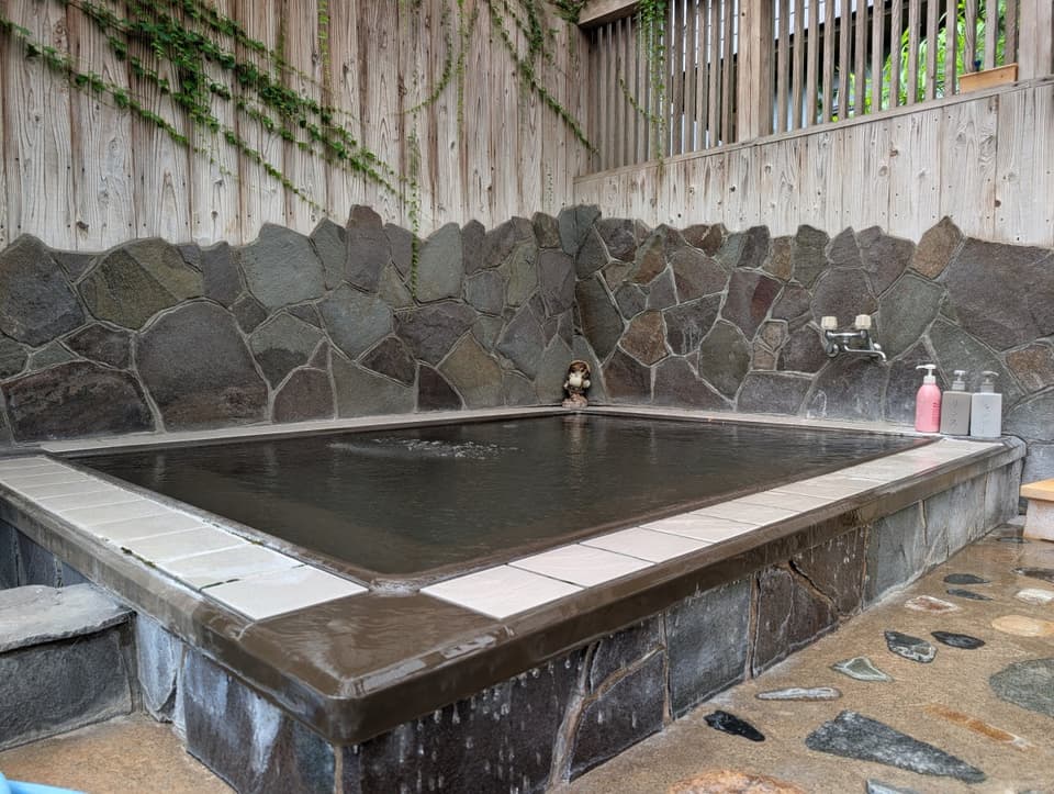 Hot water wari-dokoro yakaya