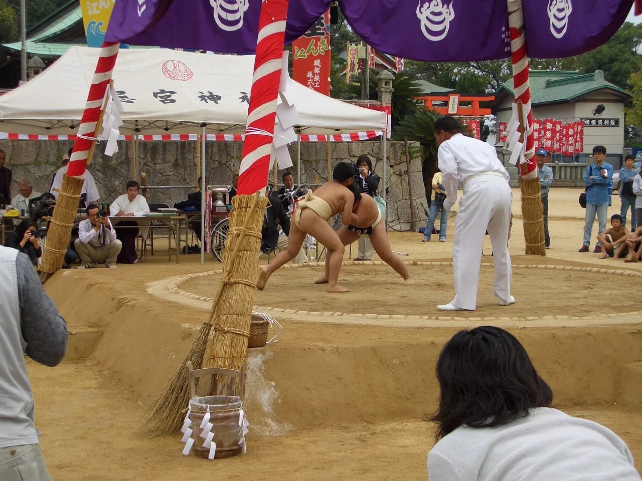 Regular festival and three-day sumo wrestling